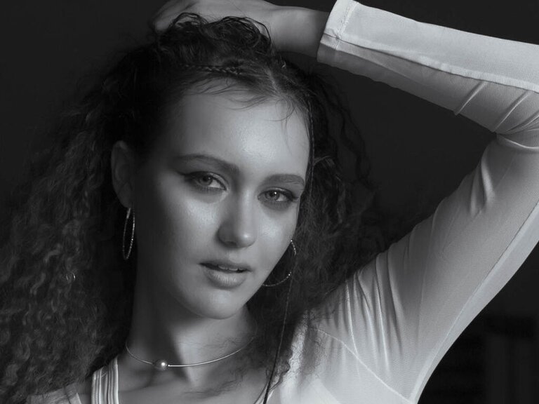 View FoxFever Naked Private