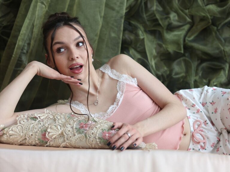 View MaxinCarroll Naked Private