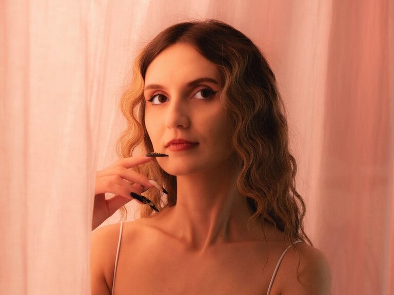 View MoonSeraphine Naked Private