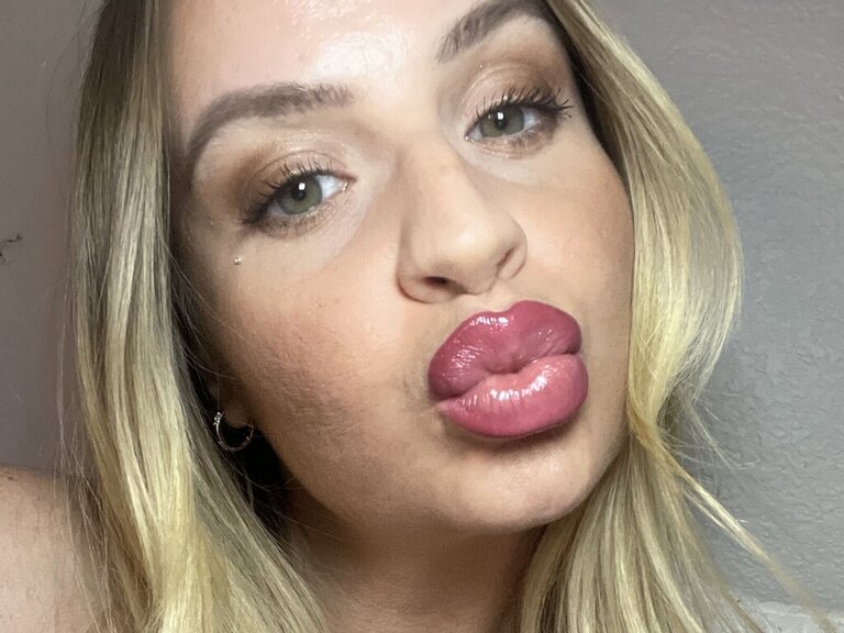 View PeachyyBunnyy Naked Private
