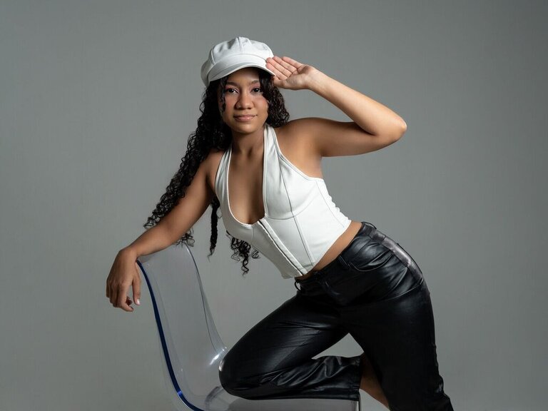 View RavenBailley Naked Private