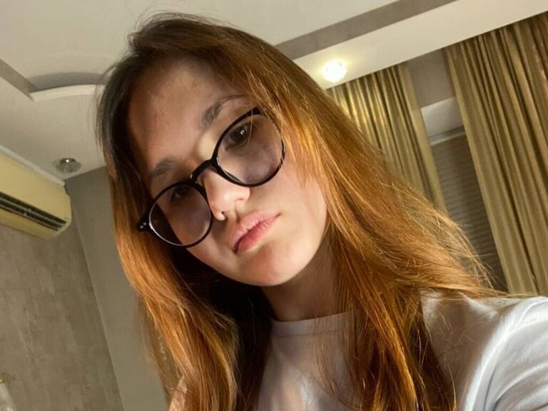 View SilvanaTopps Naked Private